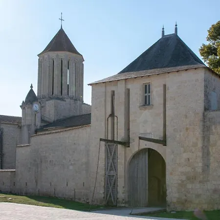 H De Bed & Breakfast