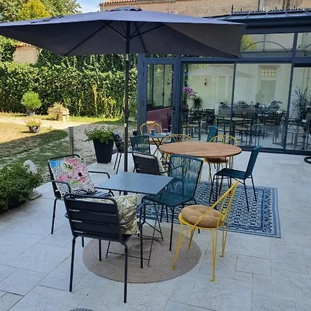 H De Bed & Breakfast 2*