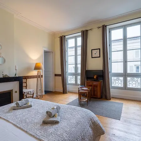 H De Bed & Breakfast