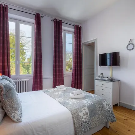 H De 4* Surgères