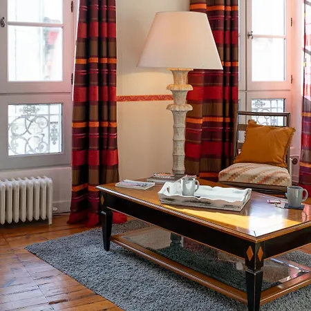 Bed & Breakfast H De Surgeres