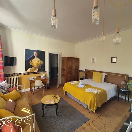 H De Bed & Breakfast 2*