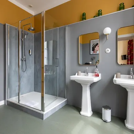 Bed & Breakfast H De Surgeres