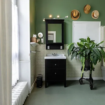 Bed & Breakfast H De 4*