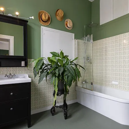 H De Bed & Breakfast 4*