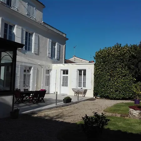H De 2* Surgères