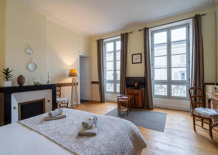 H De Bed & Breakfast