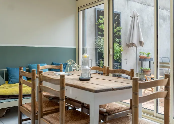 H De Bed & Breakfast