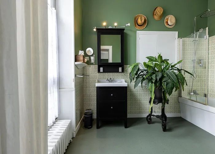 Bed and breakfast H De 4*