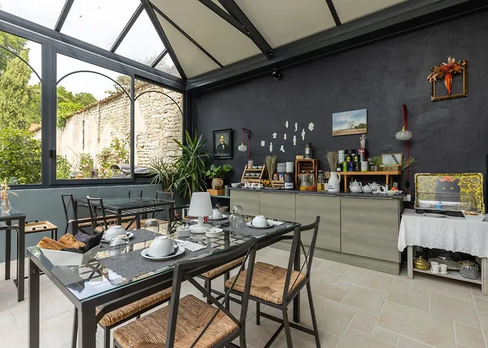 Bed & Breakfast H De Surgères