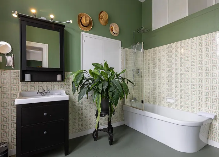 H De Bed and breakfast 4*